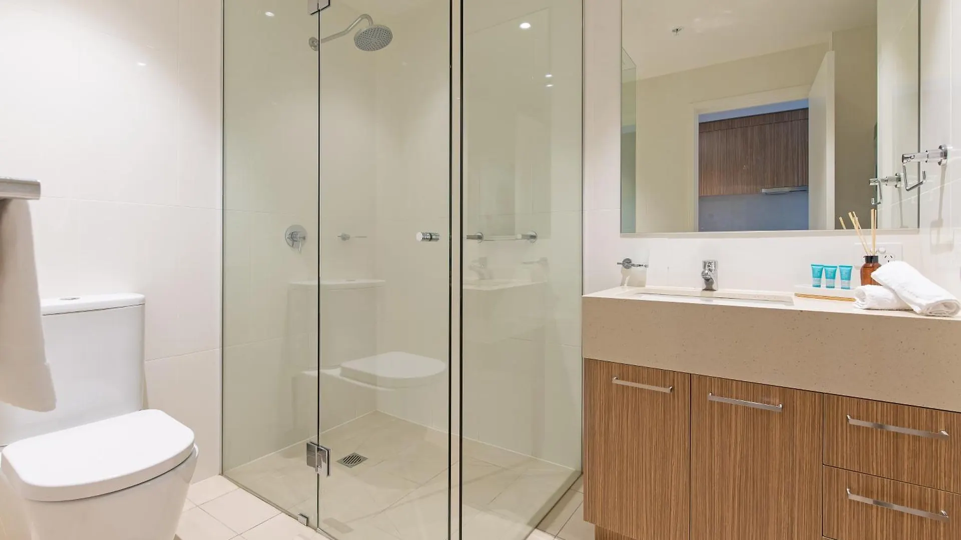Vision Apartments On Morphett With Parking Adelaide Australia